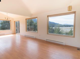 1012 Edwin Pl, Juneau, AK 99801