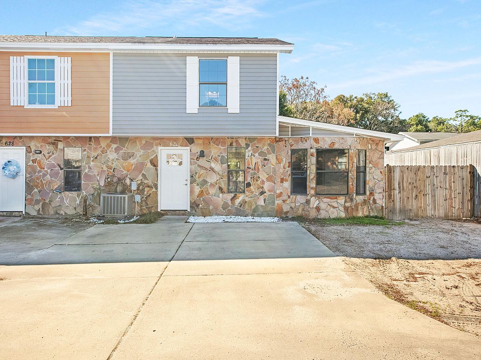 1st image of 626 Sandalwood Dr