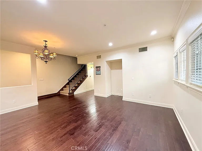 2454 Oswego — Photo 5