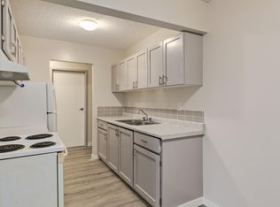 Jason Apartments, Medicine Hat, AB T1B 1C4