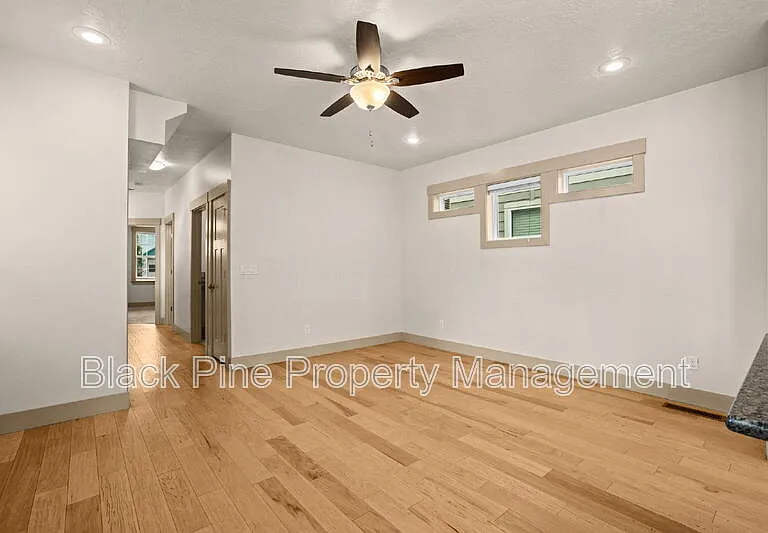 909 N 31st St — Photo 6