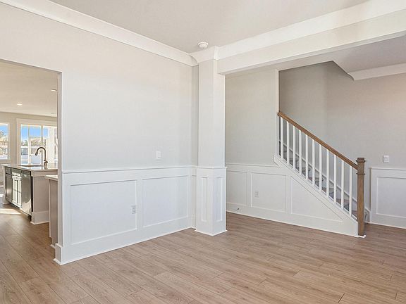 4th image of 317 Still Shores Dr