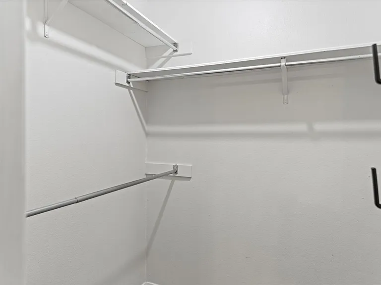 3702 Del Rio Ct — Photo 25