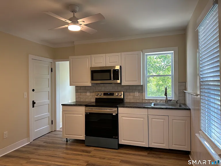 46 Holbrook St — Photo 4