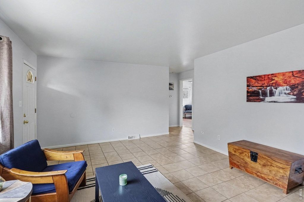 607 N Bryan Ave #1