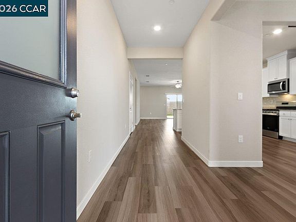 3rd image of 4395 Canada Way