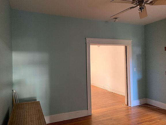 middle room downstairs