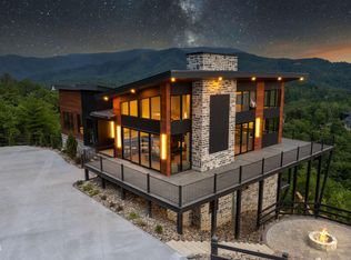 2848 Red Sky Dr, Sevierville, TN 37876