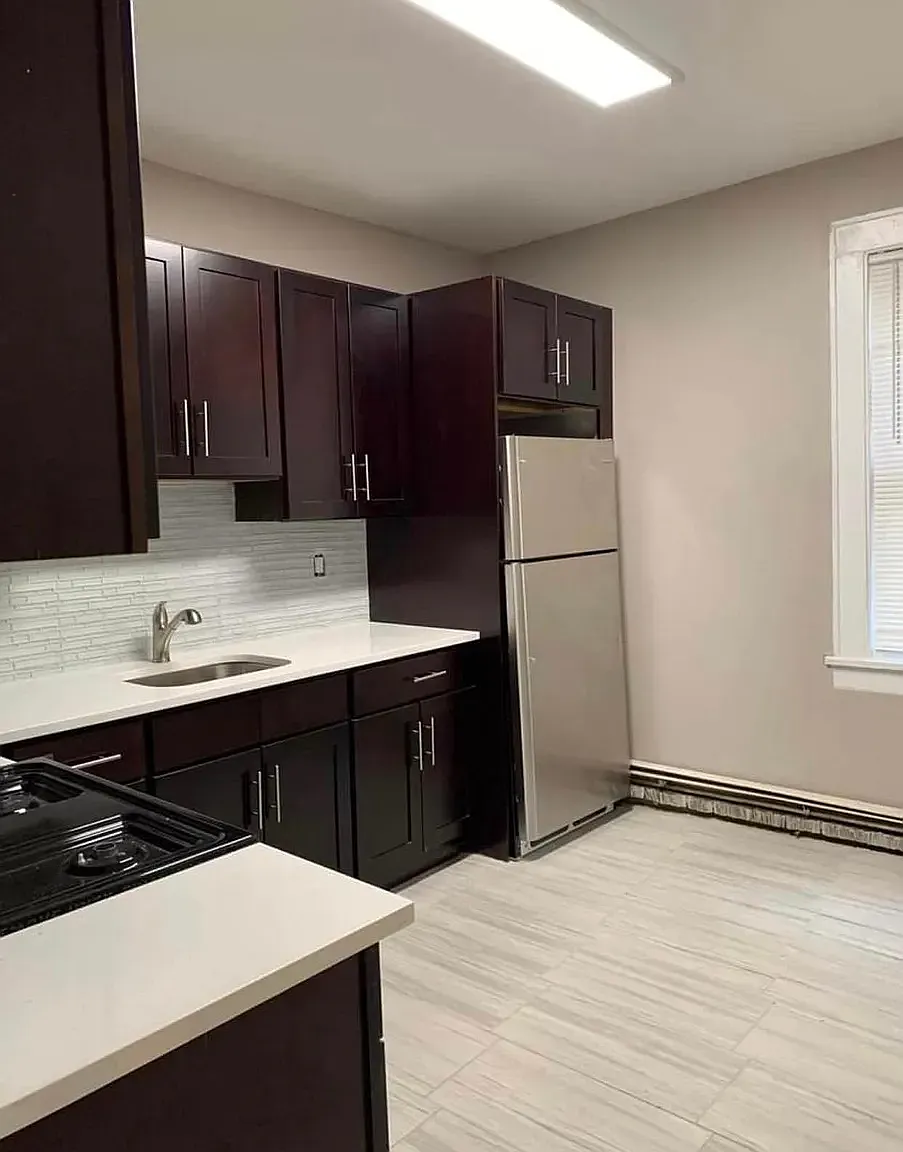 2 bed, 800 sqft, $2,100 — Photo 2