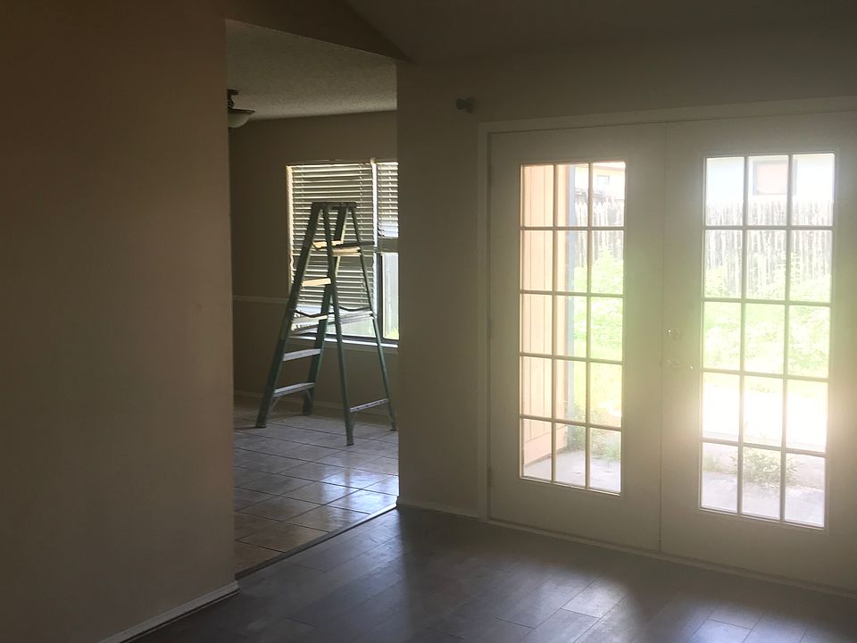 1st image of 2614 Regent Blvd