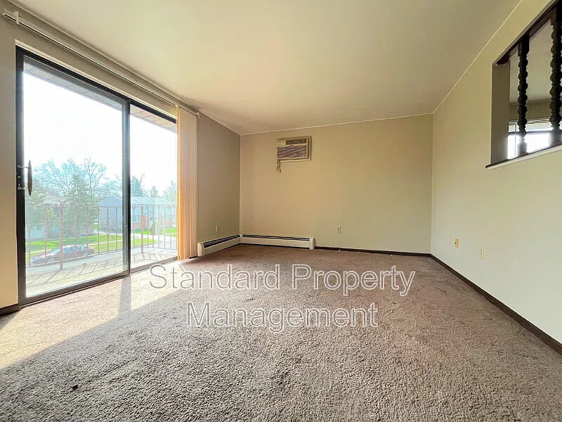 2 bed, 1.0 bath, $1,250 — Photo 1