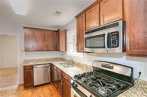 5th image of 923 S Candler St