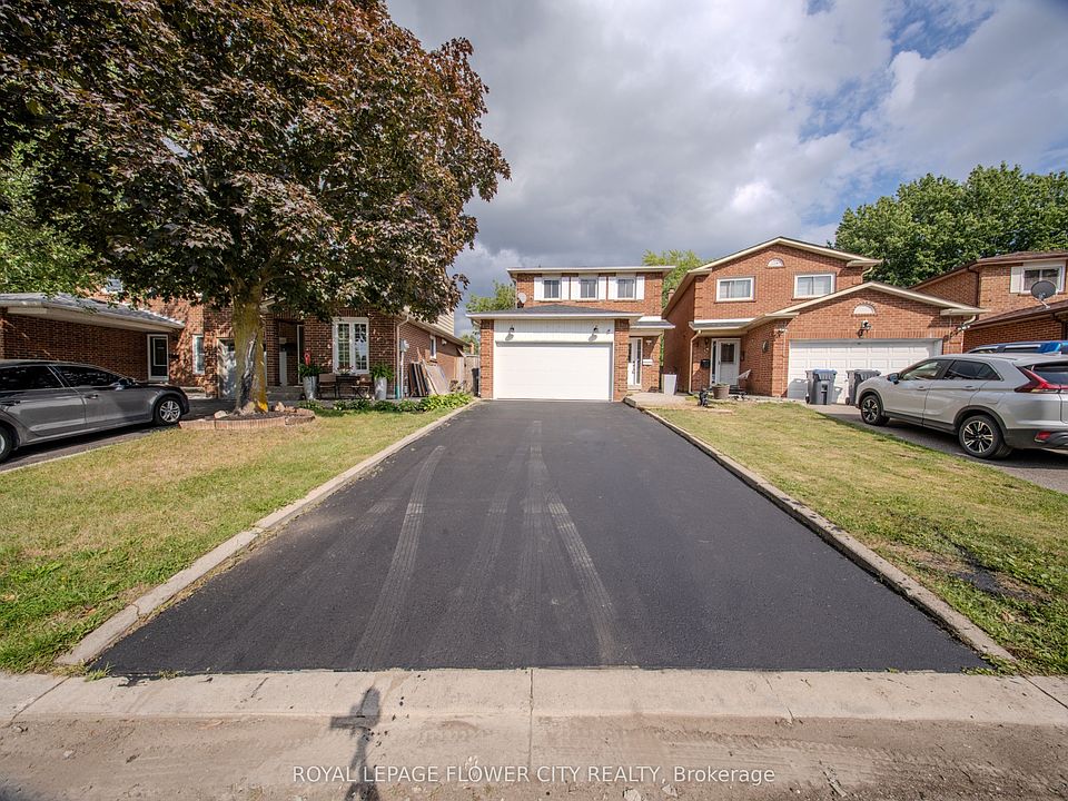 1st image of 6 Crenshaw Ct
