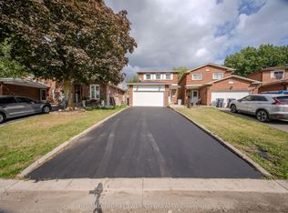 6 Crenshaw Ct, Brampton, ON L6Z1W9
