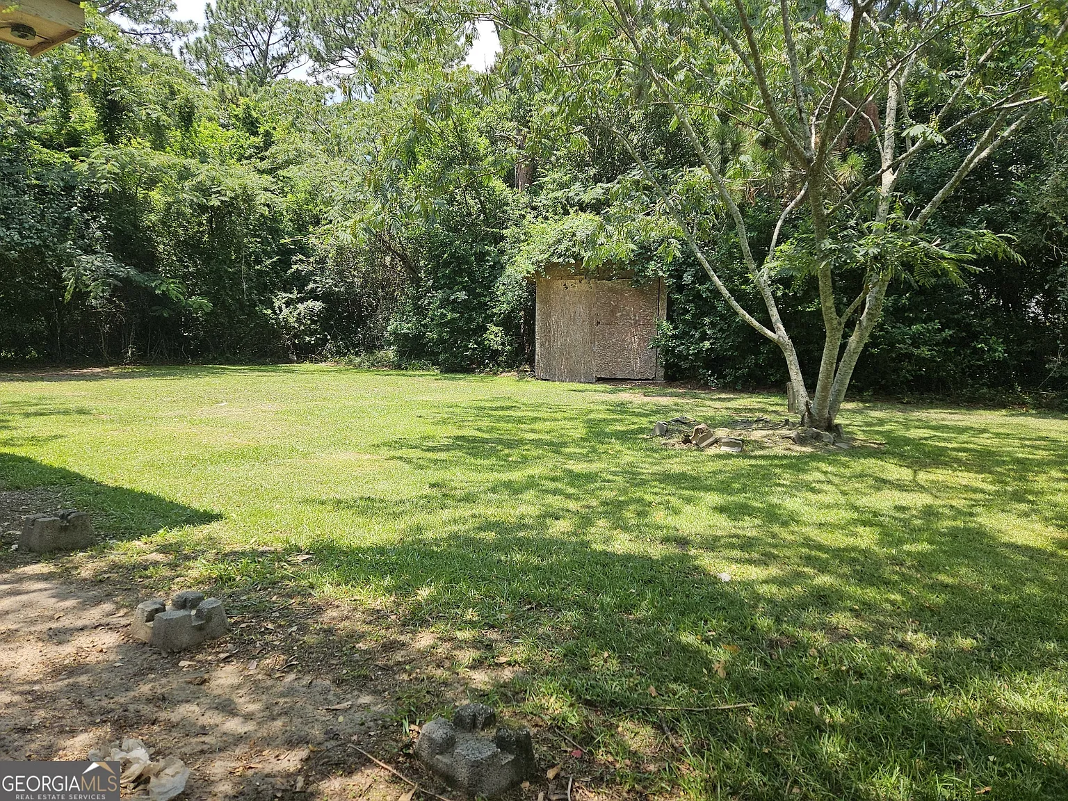 3 bed, 2.0 bath, 1498 sqft, $1,350 — Photo 2