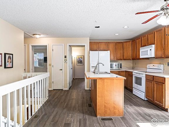 4th image of 706 Dahlia Way