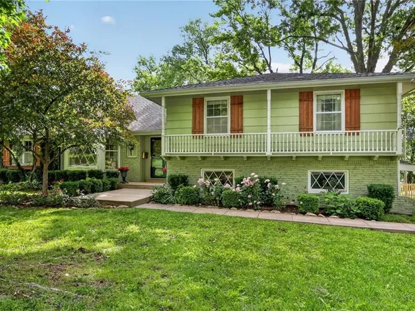 10345 Cherokee Ln, Leawood, KS 66206