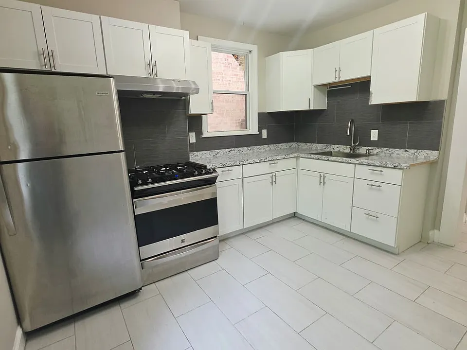 212 Bidwell Ave #2A
