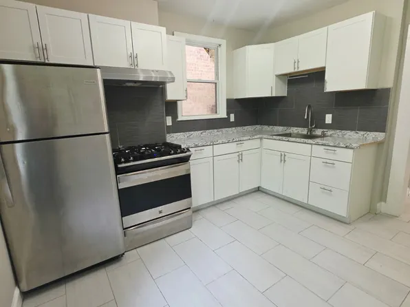 212 Bidwell Ave #1A, Jersey City, NJ 07305