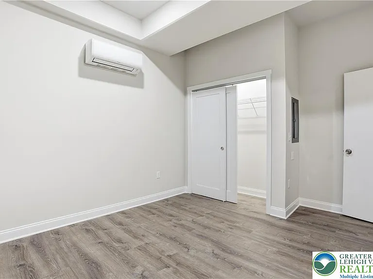 109 S Centre St #3 — Photo 10