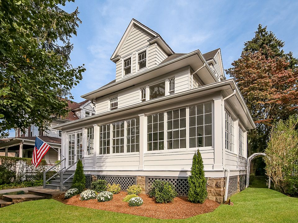 1st image of 17 Forest Park Ave