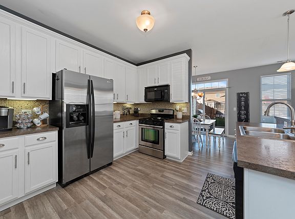 5th image of 25336 Colligan St