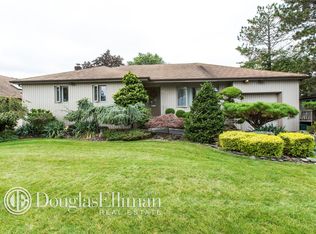 652 Pierce Pl, East Meadow, NY 11554