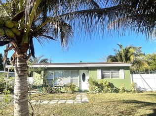 571 Sioux Rd, Lake Worth, FL 33462