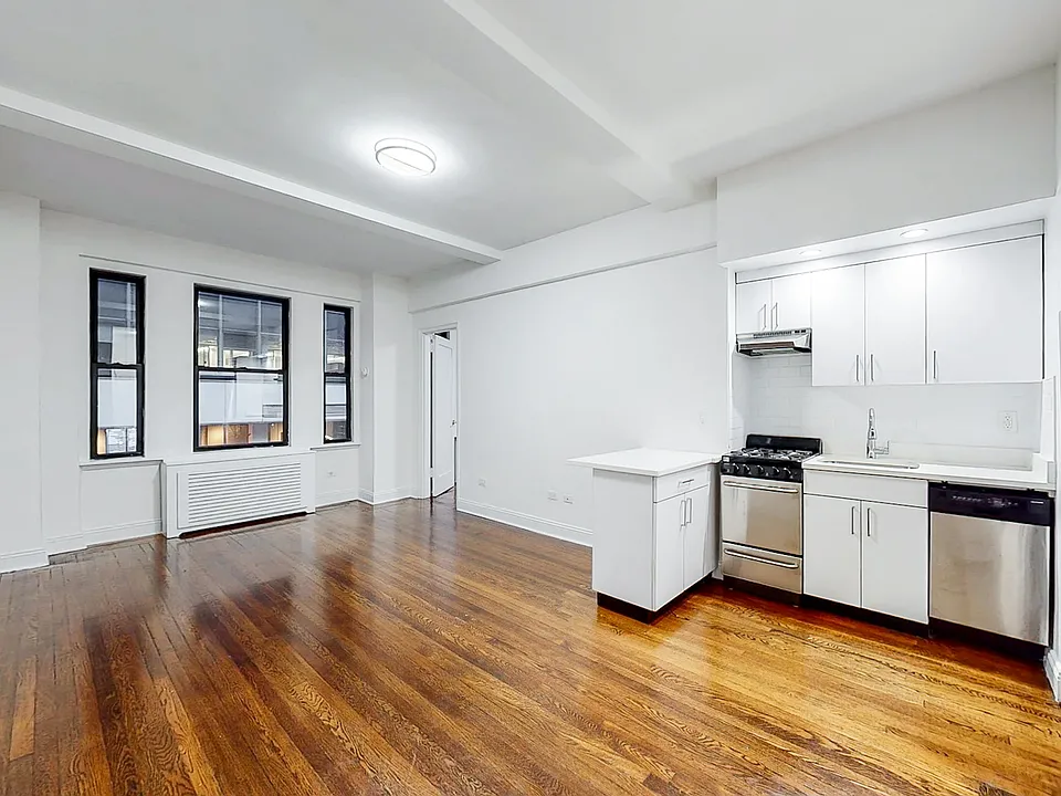 140 E 46th St #2B