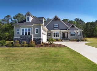 633 Herons Brook Dr, Whispering Pines, NC 28327