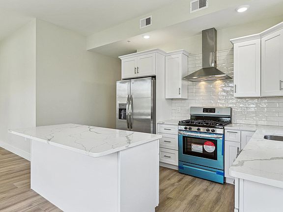 3rd image of 611 Communipaw Ave #1