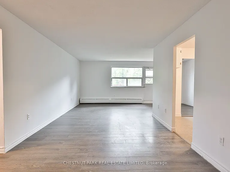 900 Glen St #218 — Photo 5