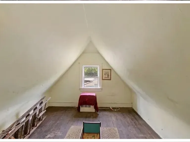 226 Castleton Ave — Photo 12