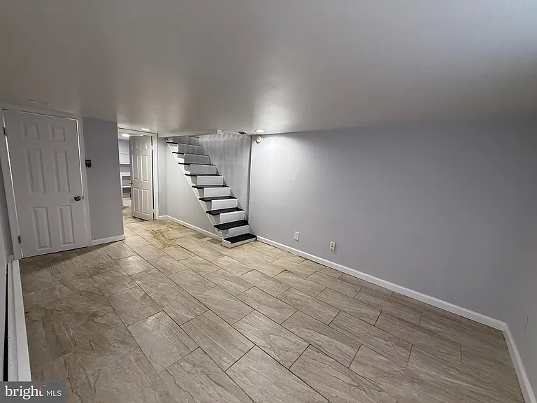 2425 S Warnock St — Photo 18