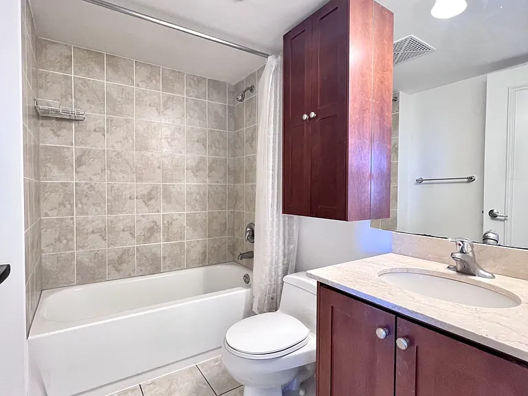 60 Saint Clair Ave W #1204 — Photo 21