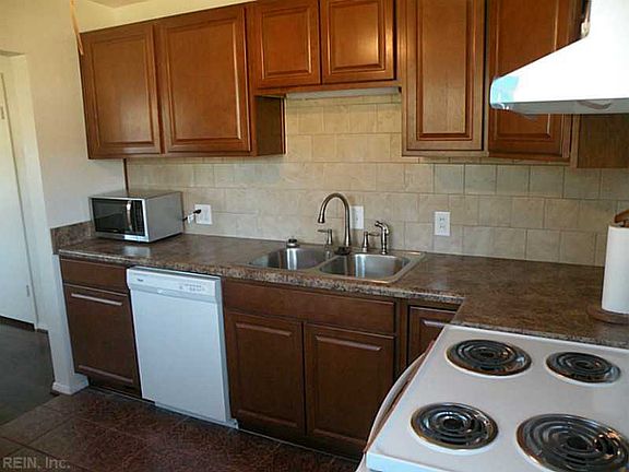 5th image of 429 Beacon Hill Cir