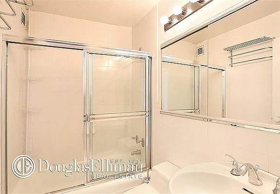 4th image of 301 E 79th St APT 23M