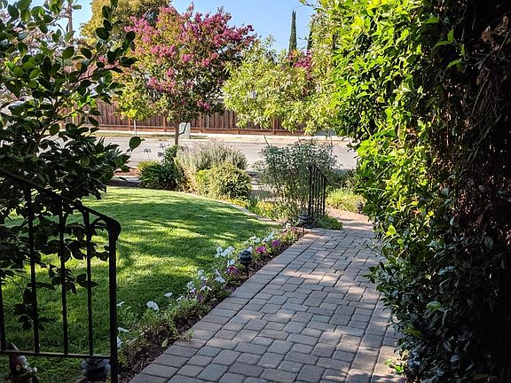 4th image of 5657 Comanche Dr