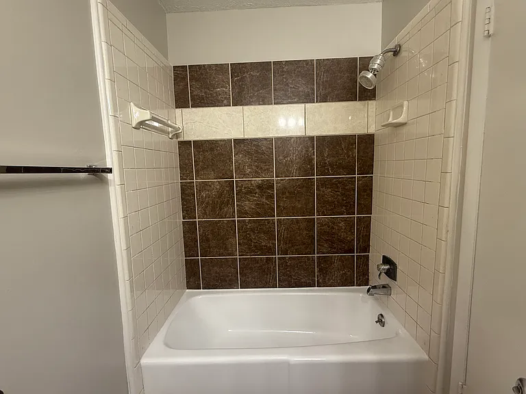 215 Westcliff Cir #C — Photo 11