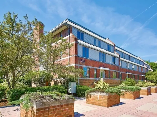 9-17 Baldwin St #15C, Newton, MA 02458