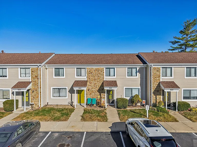 Twyckenham Apartments — Photo 36