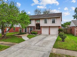 430 W Redway Ln, Webster, TX 77598