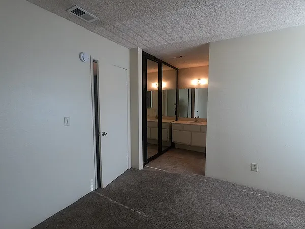 2621 Crosshaven Ln — Photo 18