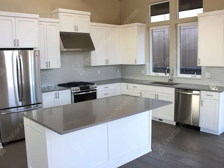 3038 NW Clearwater Dr — Photo 10