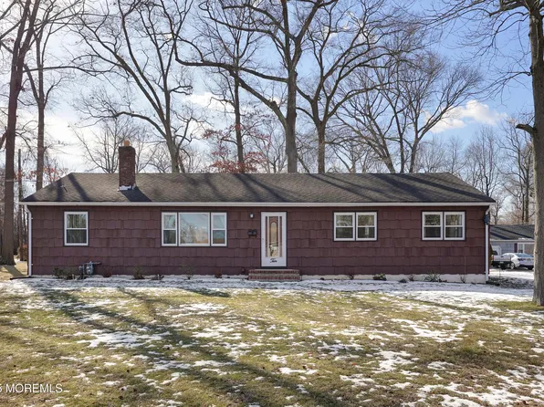 10 W Park Avenue, Belford, NJ 07718