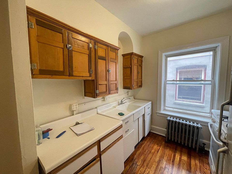 1st image of 36-10 Crescent St #2