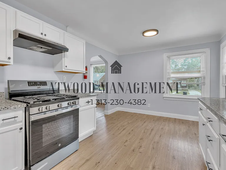 10037 Grayton St — Photo 5