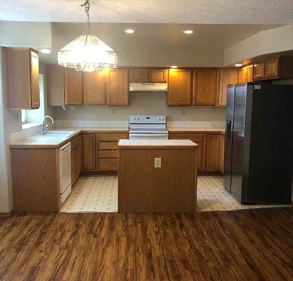 7093 Grand Prairie Dr — Photo 8