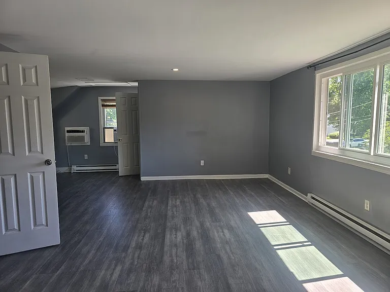 504 Homestead Ave #2 — Photo 6
