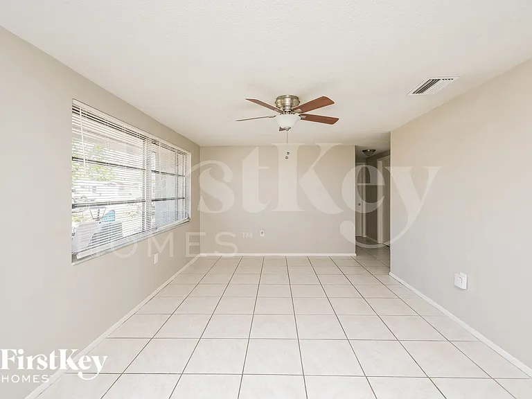 10905 Kingsbridge Rd — Photo 3